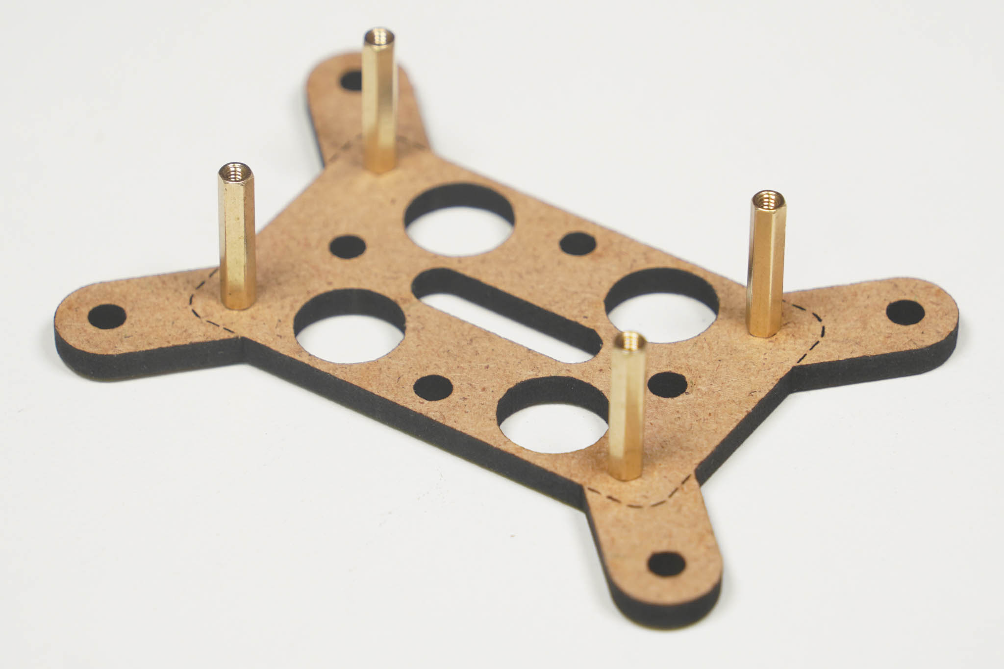 Controller-Halter mit vier senkrecht stehenden Abstandshaltern